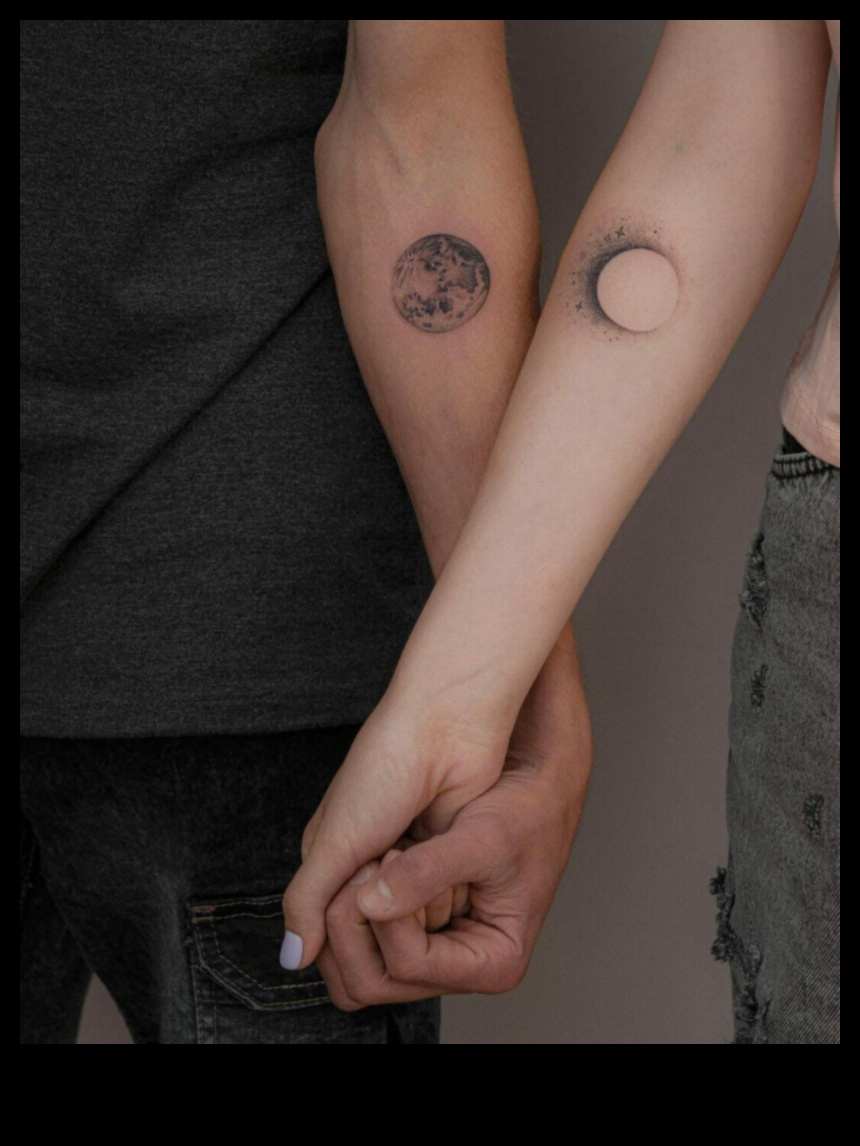 Pânza iubirii: tatuaje de cuplu care pictează o poveste de devotament