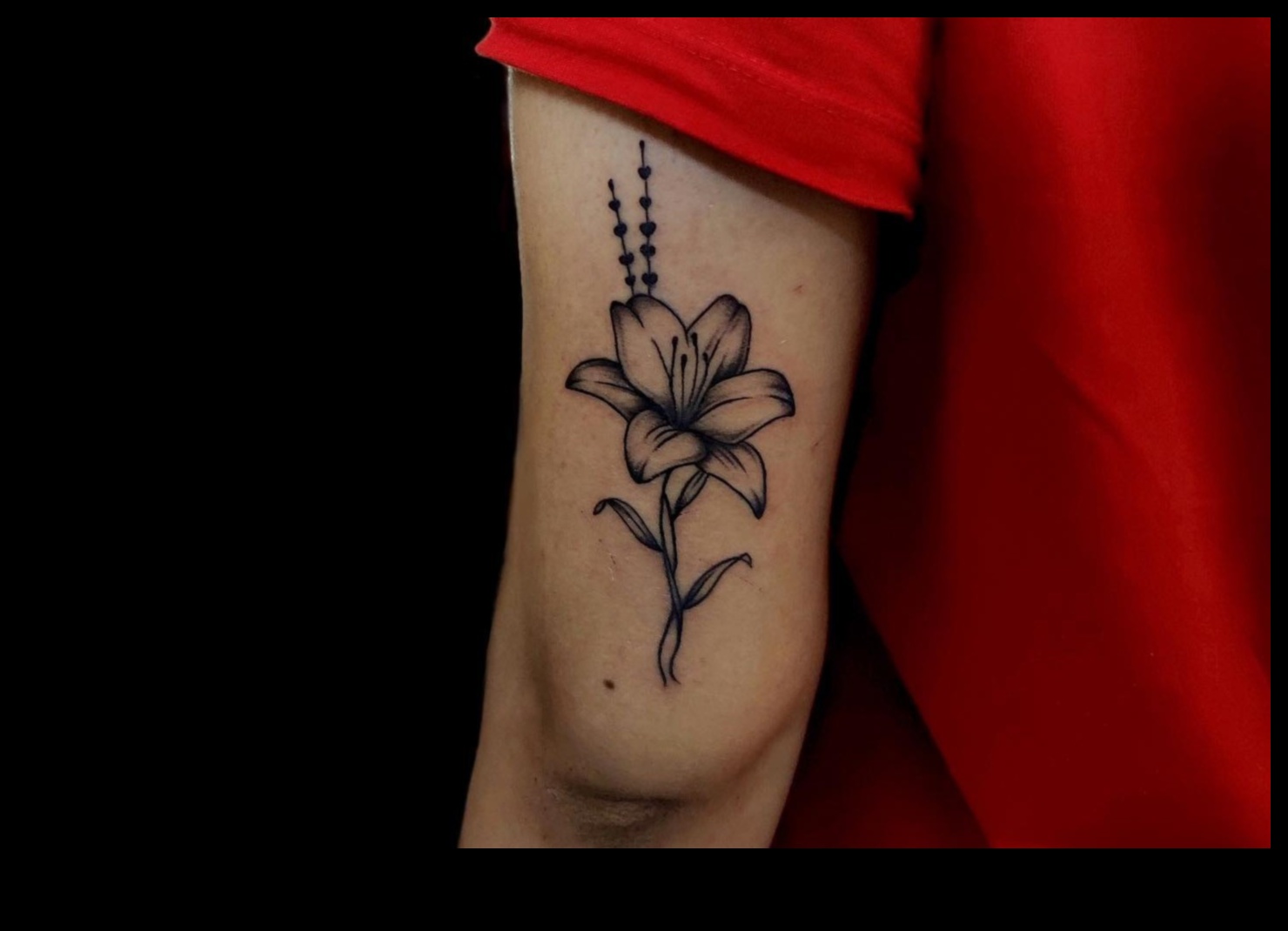 Înflorire florală: frumusețe înfloritoare în arta tatuajelor