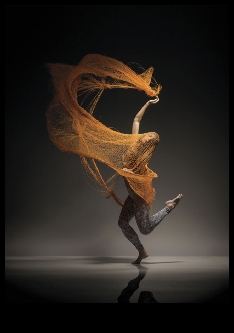 Frumusețe efemeră: Capturarea momentelor în arta corporală expresivă