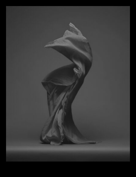 Frumusețe efemeră: Capturarea momentelor în arta corporală expresivă