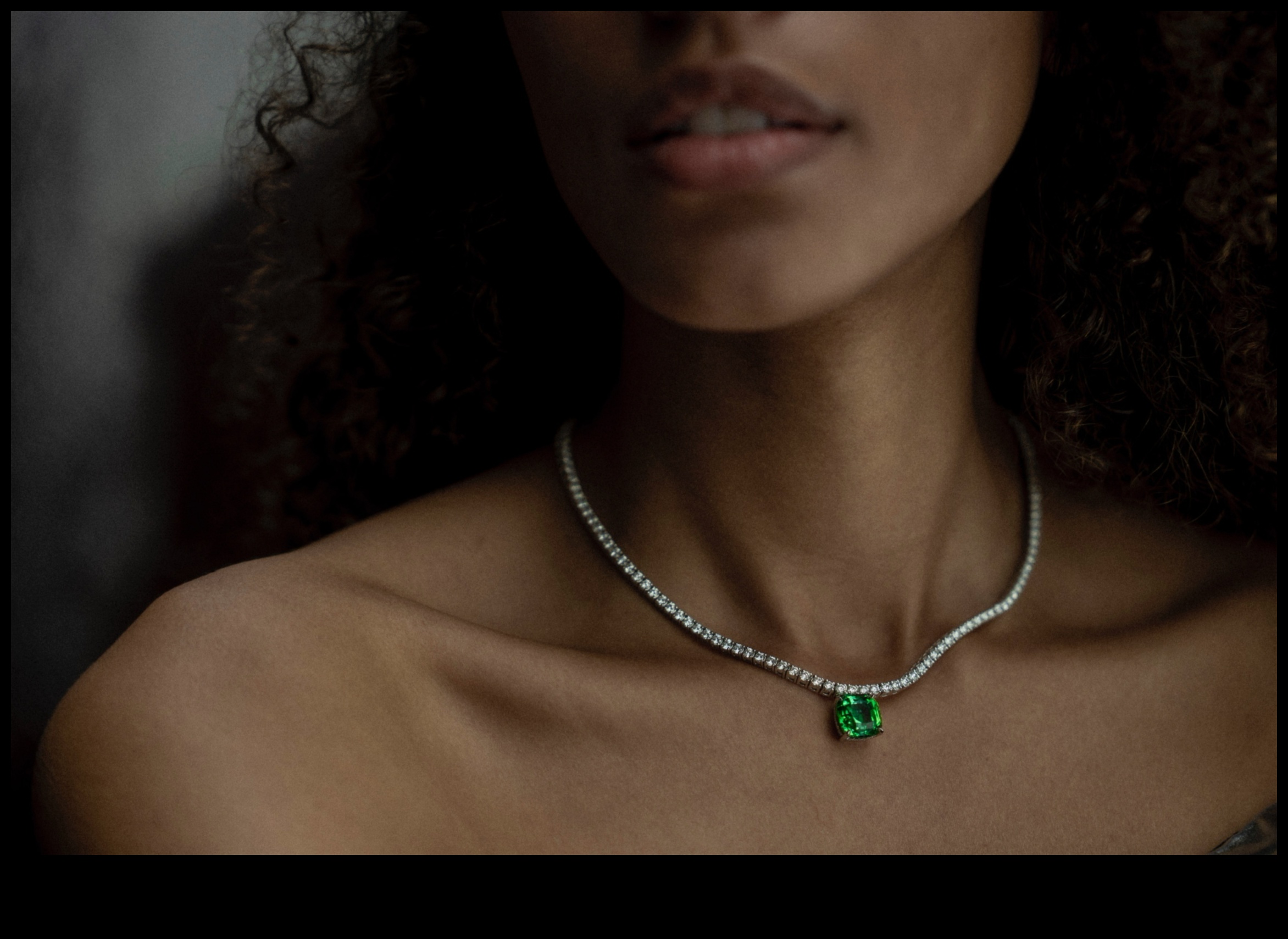 Radiant și rafinat: bijuterii de modă pentru muza modernă