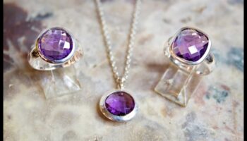 Amethyst Allure: delectează-te cu Majestatea și rafinamentul violet