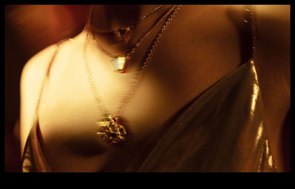 Radiant și rafinat: bijuterii de modă pentru muza modernă