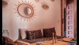 Decor marocan pentru sufragerie cu textile bogate