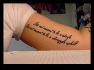 Dialoguri cu cerneală: conversații despre cultură prin limbajul tatuajelor