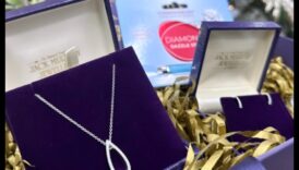 Diamond Dreams Un indrumator de lux contra stilul strălucitor 4 Diamond Dreams: Strălucire și strălucire în lux