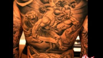 Fundaluri epice: Dezvăluirea măreției narațiunilor cu tatuaje îndrăznețe pe spate